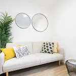 Cozy And Confy First Floor, Ace Location, 2 Bedrooms *