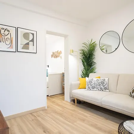 Cozy And Confy First Floor, Ace Location, 2 Bedrooms Апартаменти *